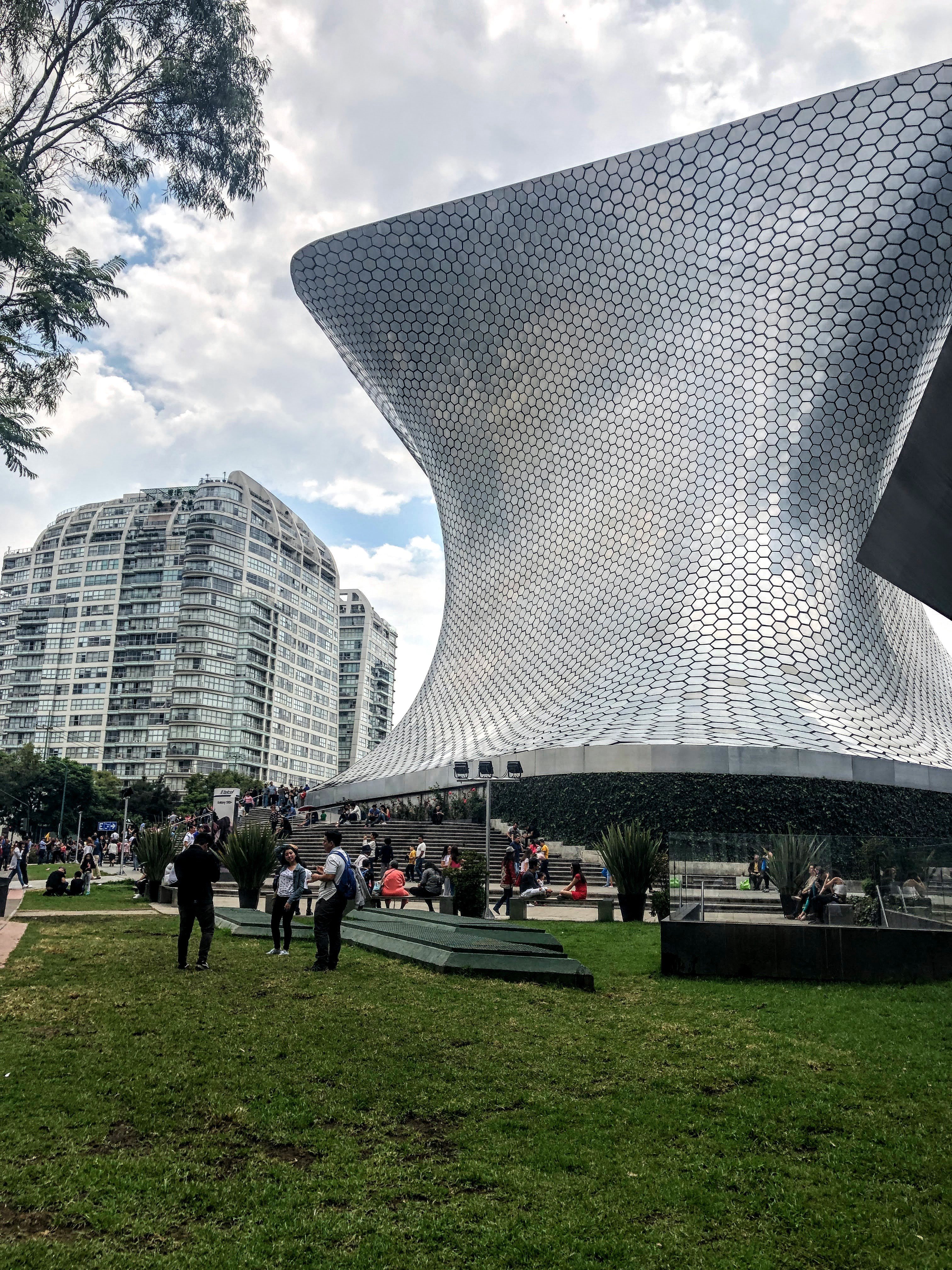 Self-guided walking tour of the Polanco neighbourhood in Mexico City